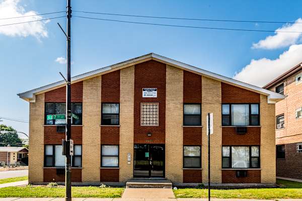 2225 E 87th St property